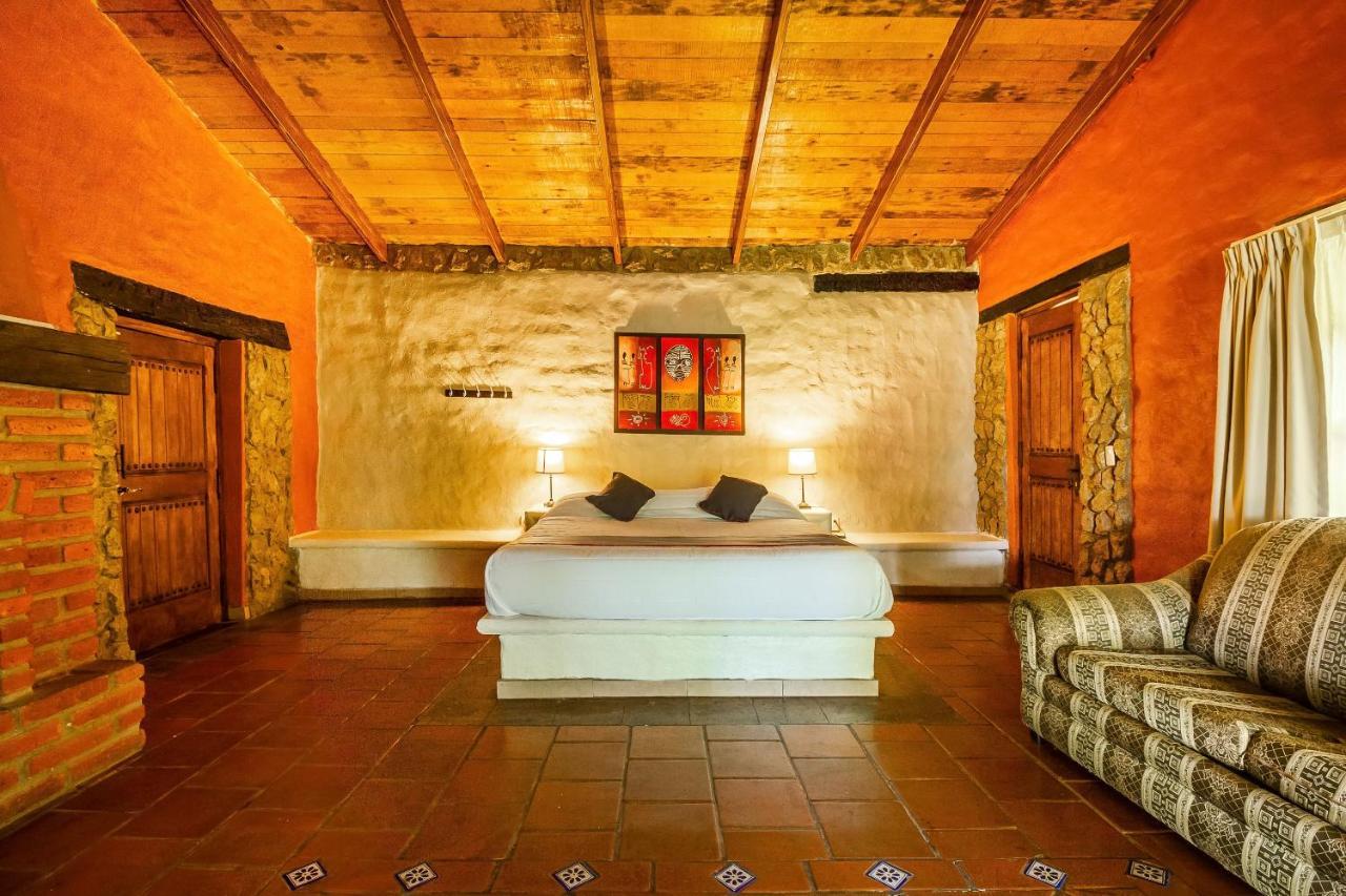 Hotel Hacienda Coyotes Zapotlanejo Kültér fotó
